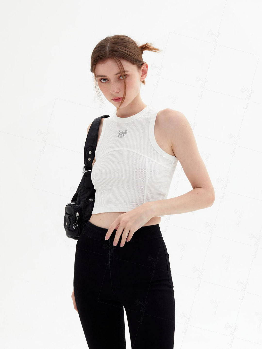 Seam Detail Embroidery Design Racerback Crew Neck Slim Fit Crop Tank Top