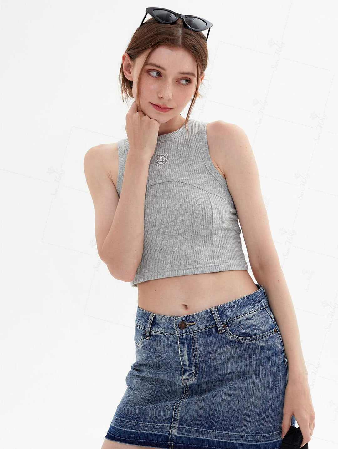 Seam Detail Embroidery Design Racerback Crew Neck Slim Fit Crop Tank Top