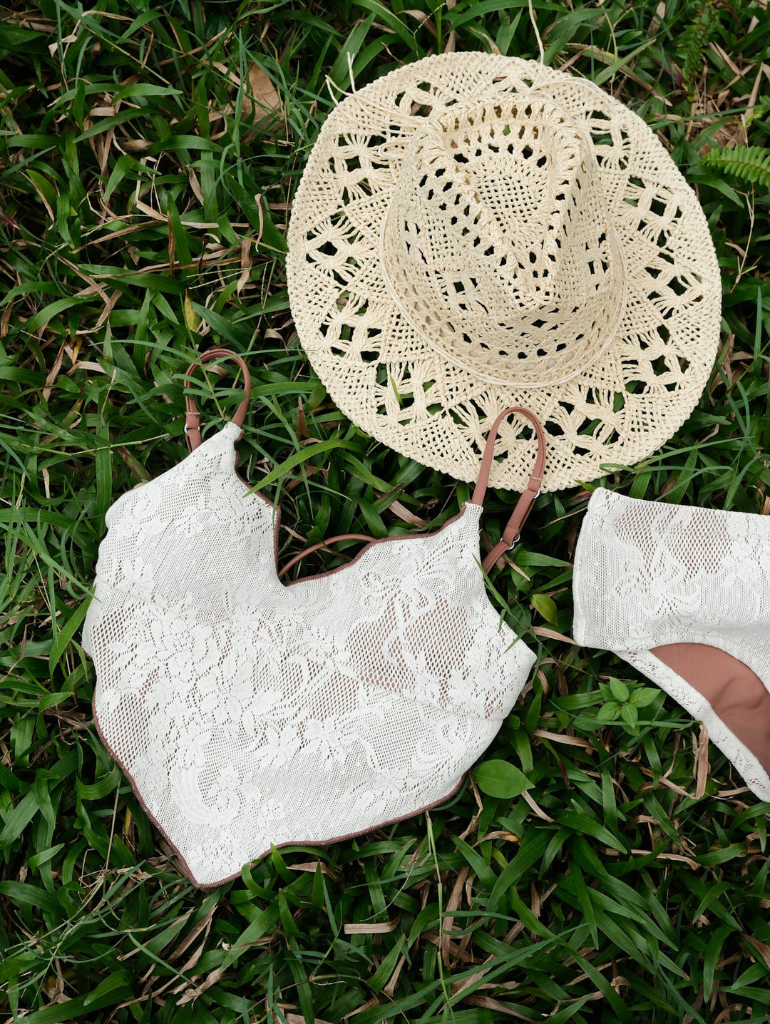 Crystal Cream Lace Contrast Piping Hanky Hem Cheeky Boyshorts Tankini Set